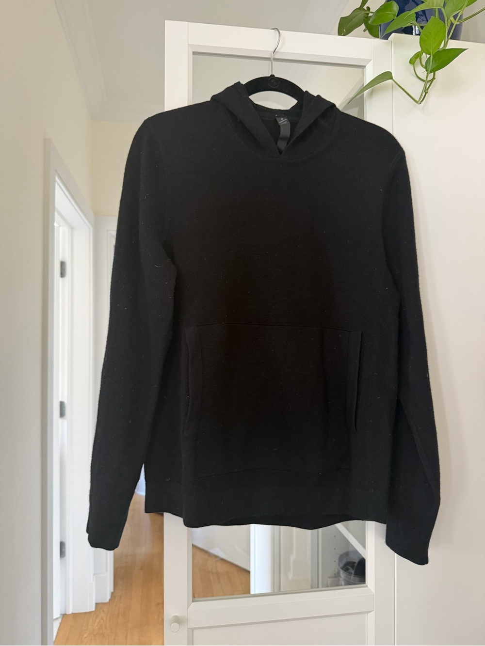 lululemon Men's Black Hoodie Sweater 100% Merino Wool — Medium